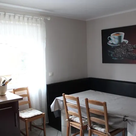 Gaestehaus Ditz Quarto em Acomodações Particulares *